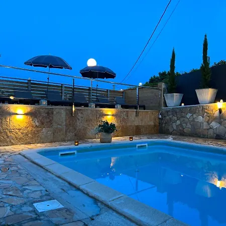 Don Diego ホテル 3*